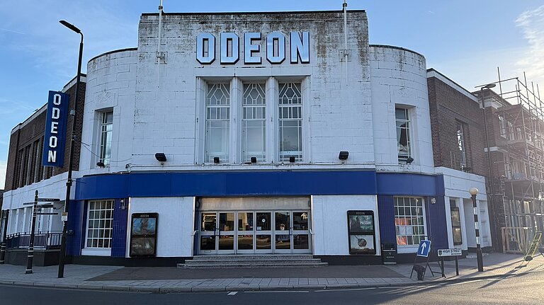 Beckenham Odeon, in an art-deco building